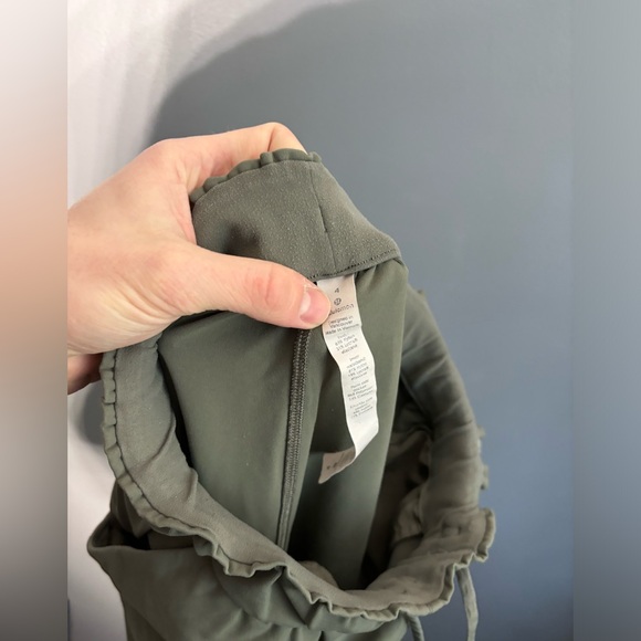 Lululemon Keep Moving Pant 7/8 High-Rise in Grey Sage Women’s Size 4 - Picture 5 of 5